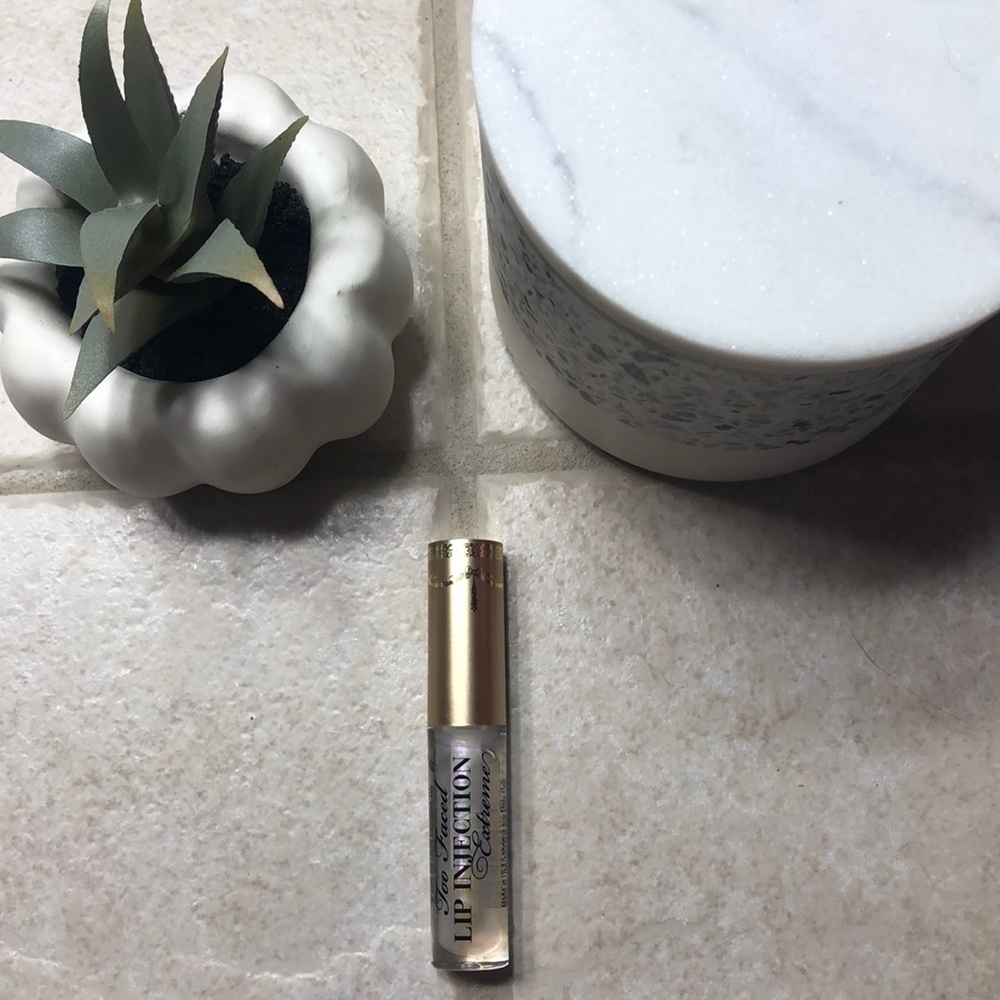 Too Faced Lip Injection Extreme travel sized